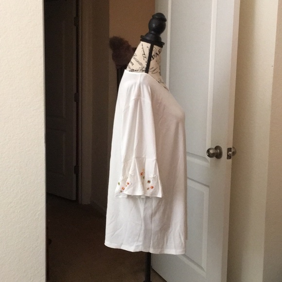 Floral ๐ธ Bead Design Blouse ๐ - Picture 2 of 6